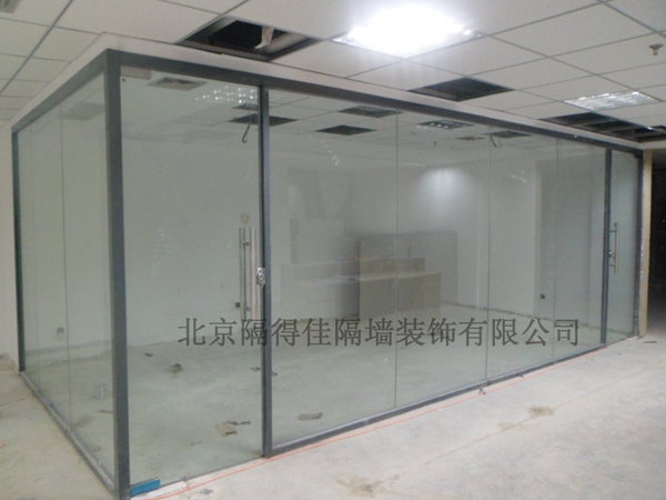 辦公室玻璃隔斷 四種常見的玻璃隔斷設計